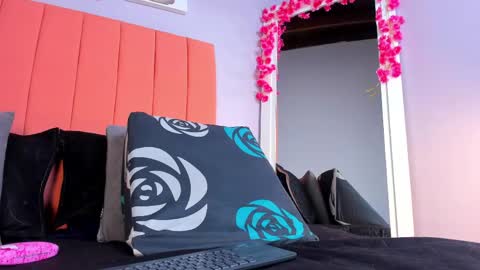 Snapshot of rose_thompson19 chatting on 05.30.26 Rosse online show from 05.30.26