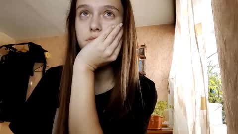 Snapshot of roseannehensle chatting on 12.01.25 Sophie online show from 12.01.25