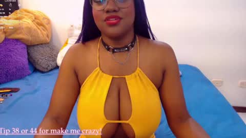 Snapshot of rosebeckers7 chatting on 12.02.24 Your girl Rose 6k of followers online show from 12.02.24