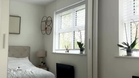 Bella  online show from 02.18.26