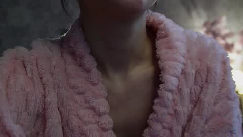 Snapshot of roseess_ chatting on 02.13.25 roseess_ online show from 02.13.25