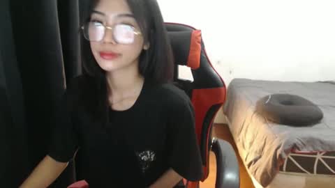 Snapshot of rosemae07 chatting on 09.10.25 rosemae07 online show from 09.10.25