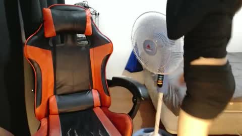 Snapshot of rosemae07 chatting on 10.27.25 rosemae07 online show from 10.27.25