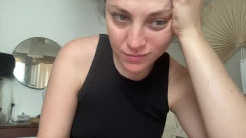 Snapshot of rosequinn300 chatting on 07.27.26 Rose Quinn online show from 07.27.26