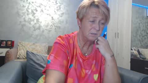 Lovepinklilly online show from 01.16.25