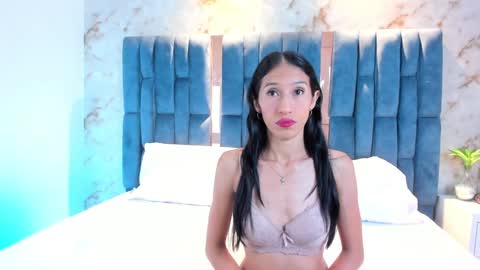 Snapshot of rosetemple chatting on 01.29.25 Rose online show from 01.29.25