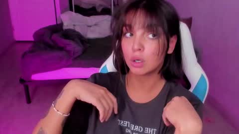 Snapshot of roshelle_xxx chatting on 01.22.25 Roshelle online show from 01.22.25