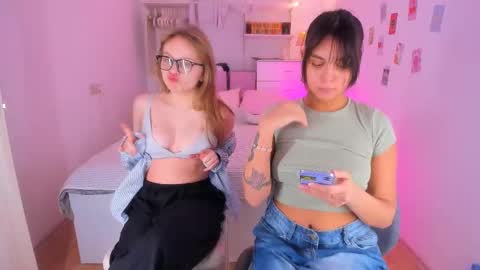 Snapshot of roshelle_xxx chatting on 02.13.25 Roshelle online show from 02.13.25