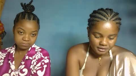 Snapshot of rosia22 chatting on 11.03.25 rosia22 online show from 11.03.25