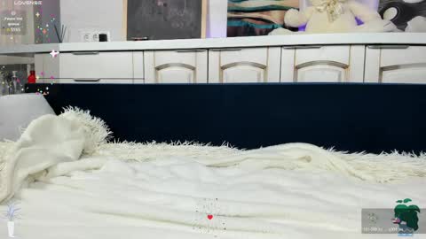 Rose  online show from 04.19.26