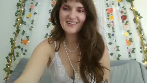 Snapshot of rosie_woods chatting on 10.09.25 rosie_woods online show from 10.09.25