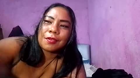 Snapshot of rosmerynava chatting on 12.14.24 rosmerynavarro online show from 12.14.24