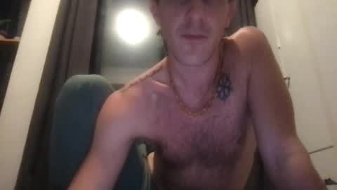 Snapshot of rosscollab chatting on 11.11.25 RossCollab online show from 11.11.25