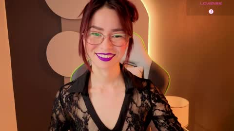 Snapshot of rosse_98_ chatting on 05.19.26 Miss Rosse online show from 05.19.26