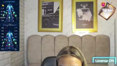 Snapshot of rosse_jeane_v chatting on 12.15.25 rosse jeane v online show from 12.15.25