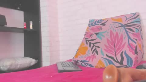 rosse_thompson11 online show from 01.14.25