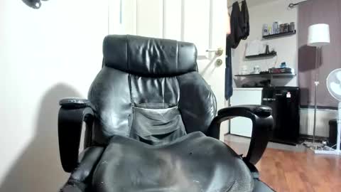 Snapshot of rostungurinn chatting on 03.10.25 Rostungur online show from 03.10.25