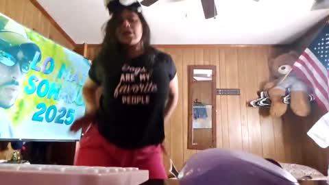 Snapshot of rosvelly8 chatting on 10.14.25 rosvelly8 online show from 10.14.25