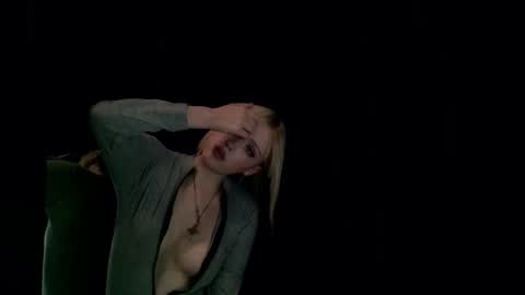 Snapshot of rosy_petal chatting on 10.16.25 rosy_petal online show from 10.16.25