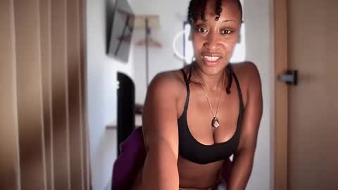 Snapshot of rosycoco chatting on 02.17.25 Rosy Coco online show from 02.17.25