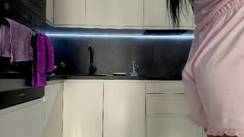 Snapshot of rosynixie chatting on 06.22.26 rosynixie online show from 06.22.26