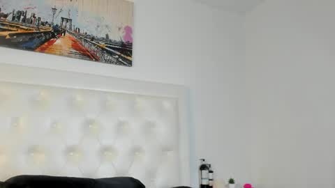 Snapshot of rouse_sexy_hotxx77 chatting on 05.17.26 rouse_sexy_hotxx77 online show from 05.17.26