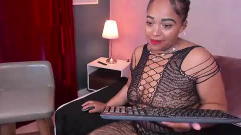 Snapshot of rouses_malih chatting on 06.25.26 rouses_malih online show from 06.25.26