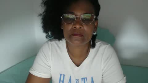 Snapshot of roushlove chatting on 11.15.25 luxa online show from 11.15.25