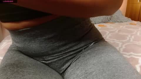 Snapshot of rouss_henao chatting on 02.09.25 Rouss marie henao  online show from 02.09.25