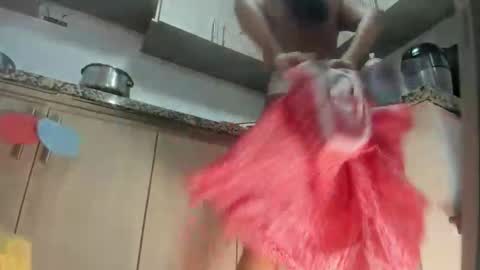 Snapshot of roussh_ chatting on 03.01.25 Rosa online show from 03.01.25