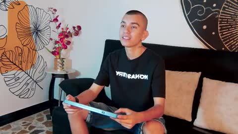 Rowan online show from 10.10.25