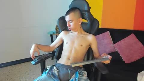 Rowan online show from 11.08.25