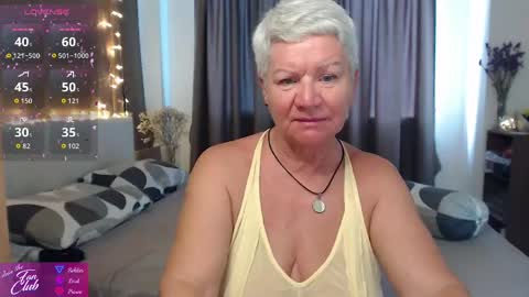 Snapshot of roxana_brooks chatting on 05.21.26 Roxana online show from 05.21.26