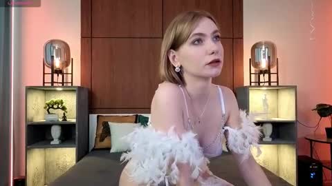 Snapshot of roxana_perry chatting on 10.09.25 Roxana online show from 10.09.25