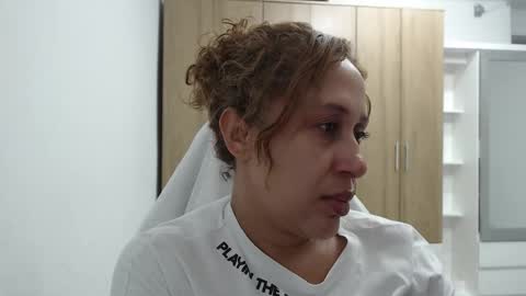 Roxana online show from 11.25.25