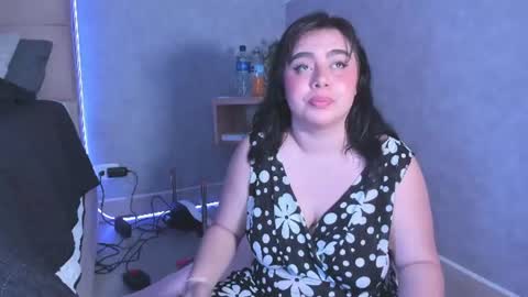 Snapshot of roxanebrown chatting on 07.21.26 roxanebrown online show from 07.21.26