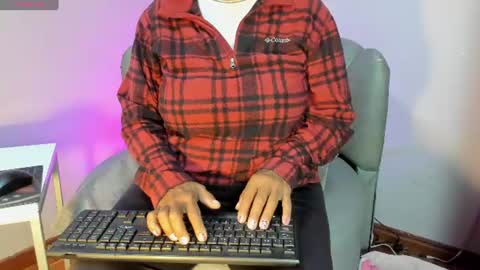 Snapshot of roxanna_moore2 chatting on 07.01.26 Roxanna online show from 07.01.26