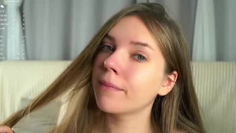 Snapshot of roxannastoo chatting on 10.27.25 roxannastoo online show from 10.27.25