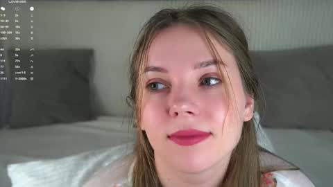 Snapshot of roxannastoo chatting on 11.20.25 roxannastoo online show from 11.20.25