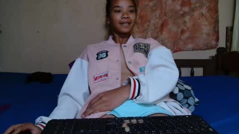 roxanne_98 online show from 02.23.25