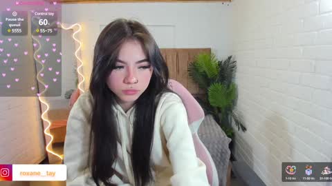 Snapshot of roxanne_tay chatting on 12.30.24 roxanne_tay online show from 12.30.24