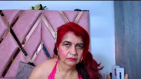 Snapshot of roxettemature chatting on 06.27.26 RoxetteMature online show from 06.27.26