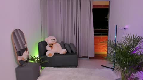  R O X I E  online show from 12.10.24