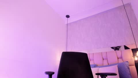 Snapshot of roxie_summers chatting on 12.24.24 Roxie online show from 12.24.24