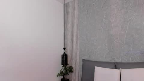 Snapshot of roxie_summers chatting on 12.30.24 Roxie online show from 12.30.24