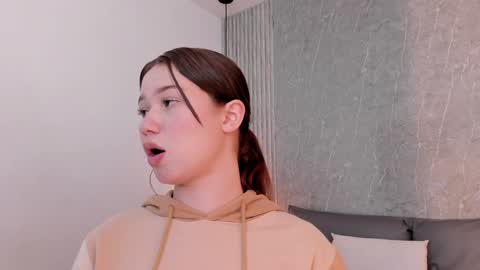 Snapshot of roxie_summers chatting on 12.30.24 Roxie online show from 12.30.24