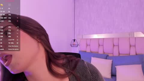 Snapshot of roxie_summers chatting on 01.08.25 Roxie online show from 01.08.25