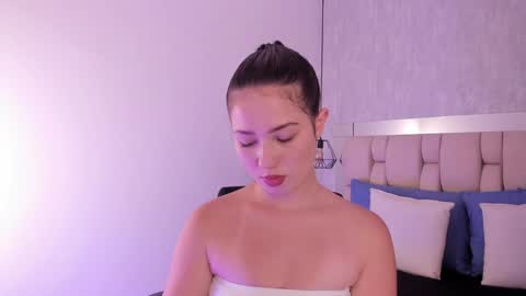 Snapshot of roxie_summers chatting on 01.21.25 Roxie online show from 01.21.25