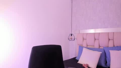 Snapshot of roxie_summers chatting on 01.23.25 Roxie online show from 01.23.25