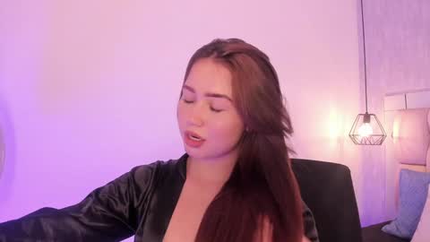 Snapshot of roxie_summers chatting on 01.28.25 Roxie online show from 01.28.25